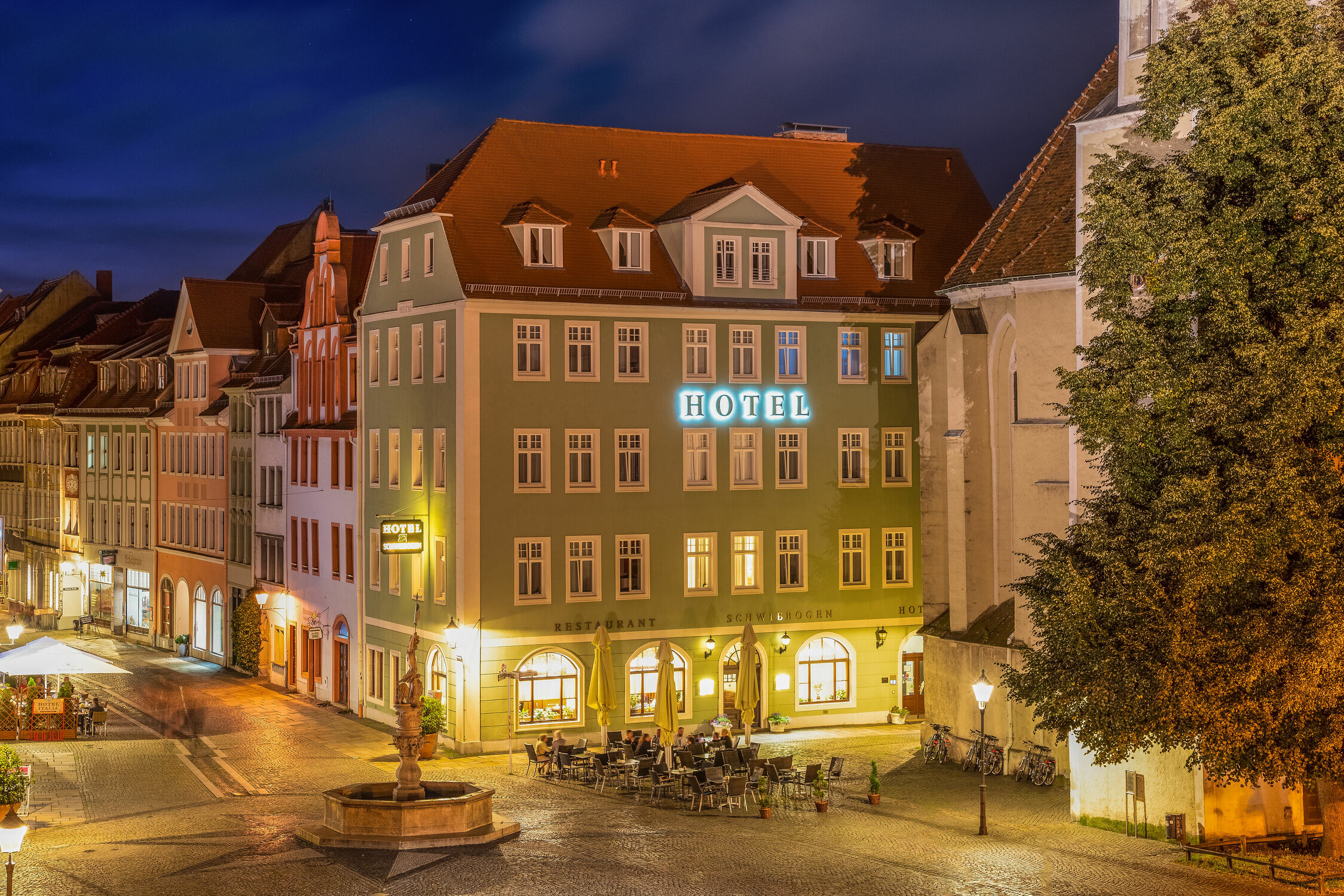 Bild mit Stadt Görlitz, Görlitz, Altstadt, historische Altstadt, Oberlausitz, Blaue Stunde, Obermarkt, Nachtaufnahme, Sachsen