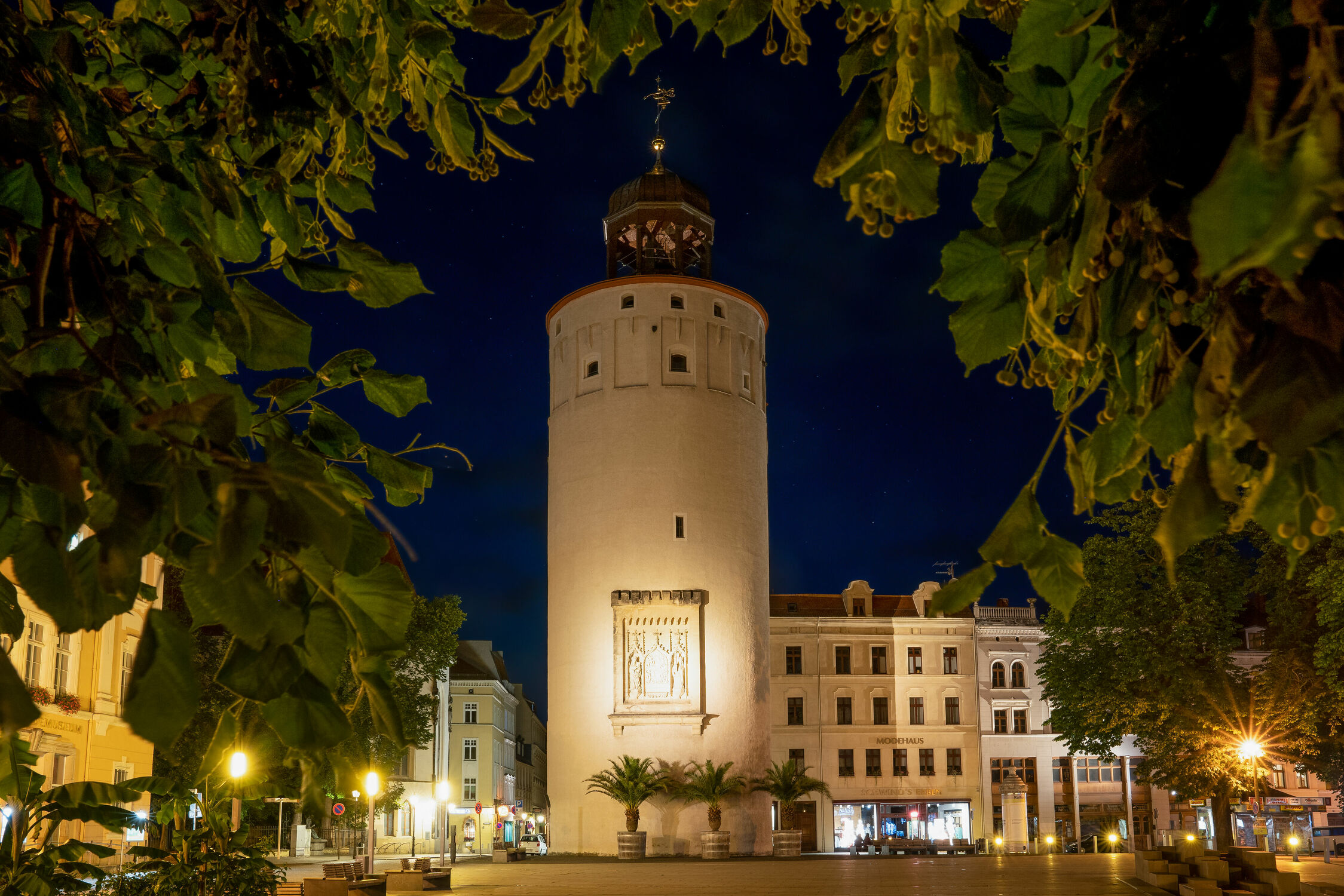 Bild mit Stadt Görlitz, Görlitz, Altstadt, historische Altstadt, Oberlausitz, Görlitzer Dicker Turm, Nachtaufnahme, Sachsen