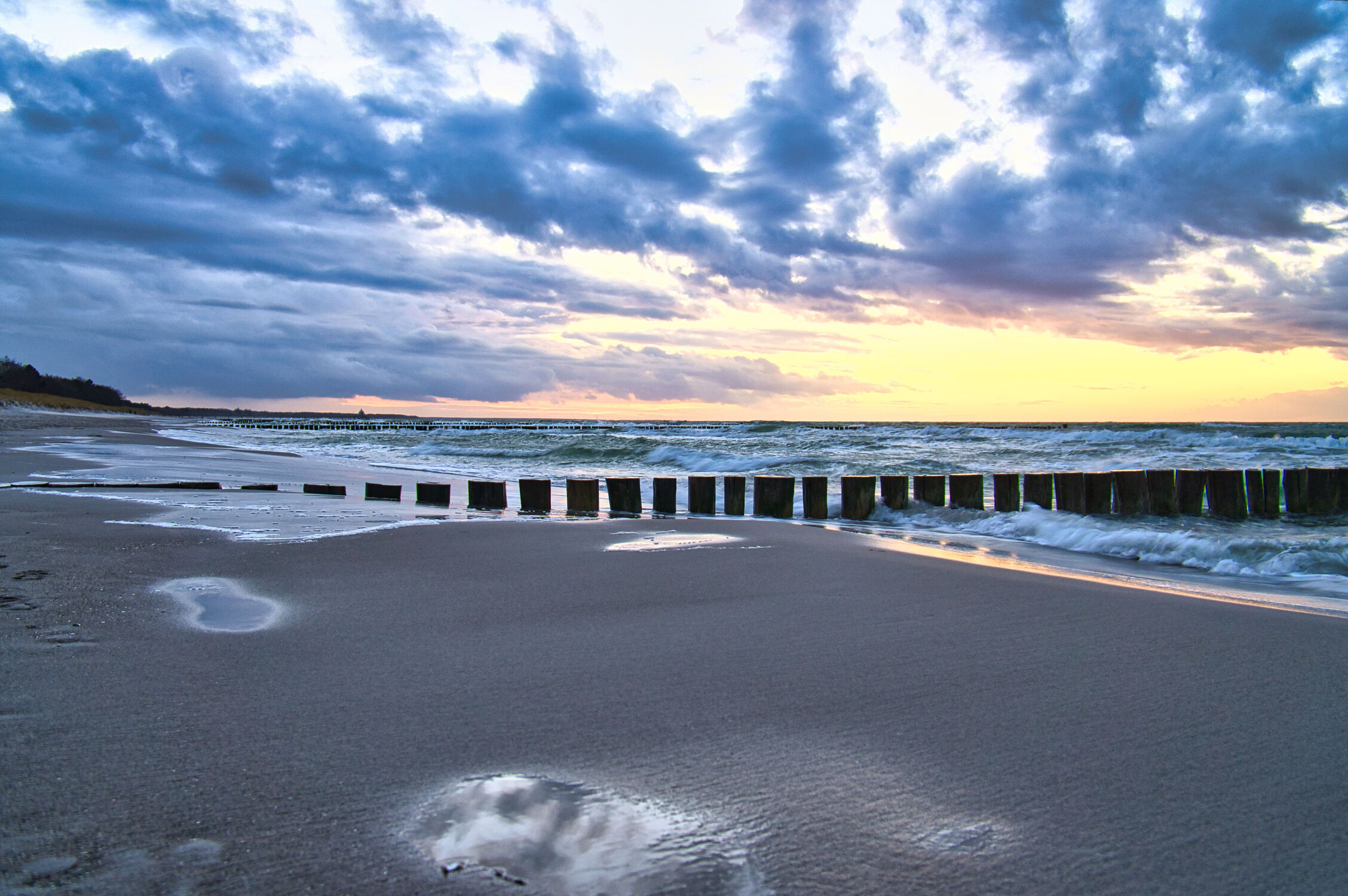 Bild mit Sonnenuntergang, Strand, Ostsee, Meer, Landschaft, romantik, Küste, Langzeitbelichtung, Buhne, Blaue_Stunde