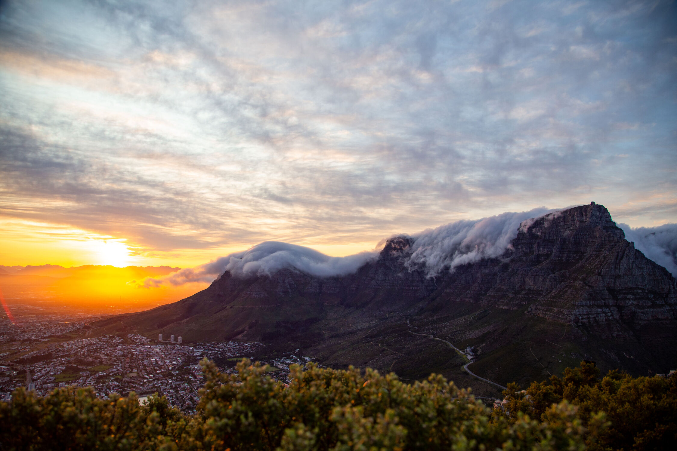 Bild mit Natur, Landschaften, Sonnenuntergang, Sonnenaufgang, Sonne, Stadt, Afrika, Südafrika, Capetown, Tafelberg