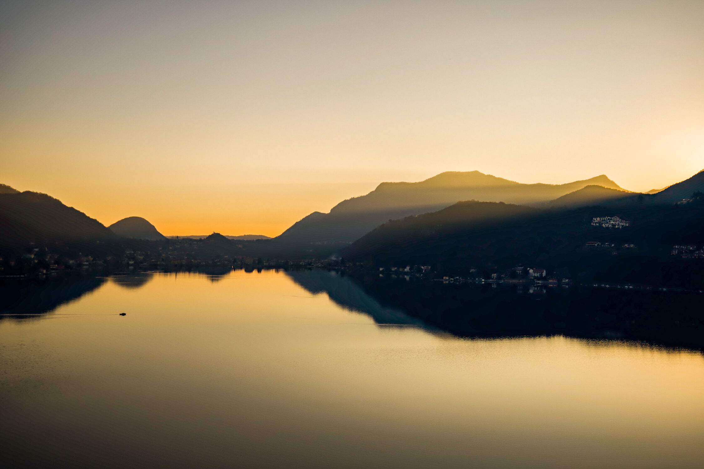 Bild mit Landschaften, Seen, Sonnenuntergang, Landschaften & Stimmungen, Lichtstimmungen, Schweiz, Tessin