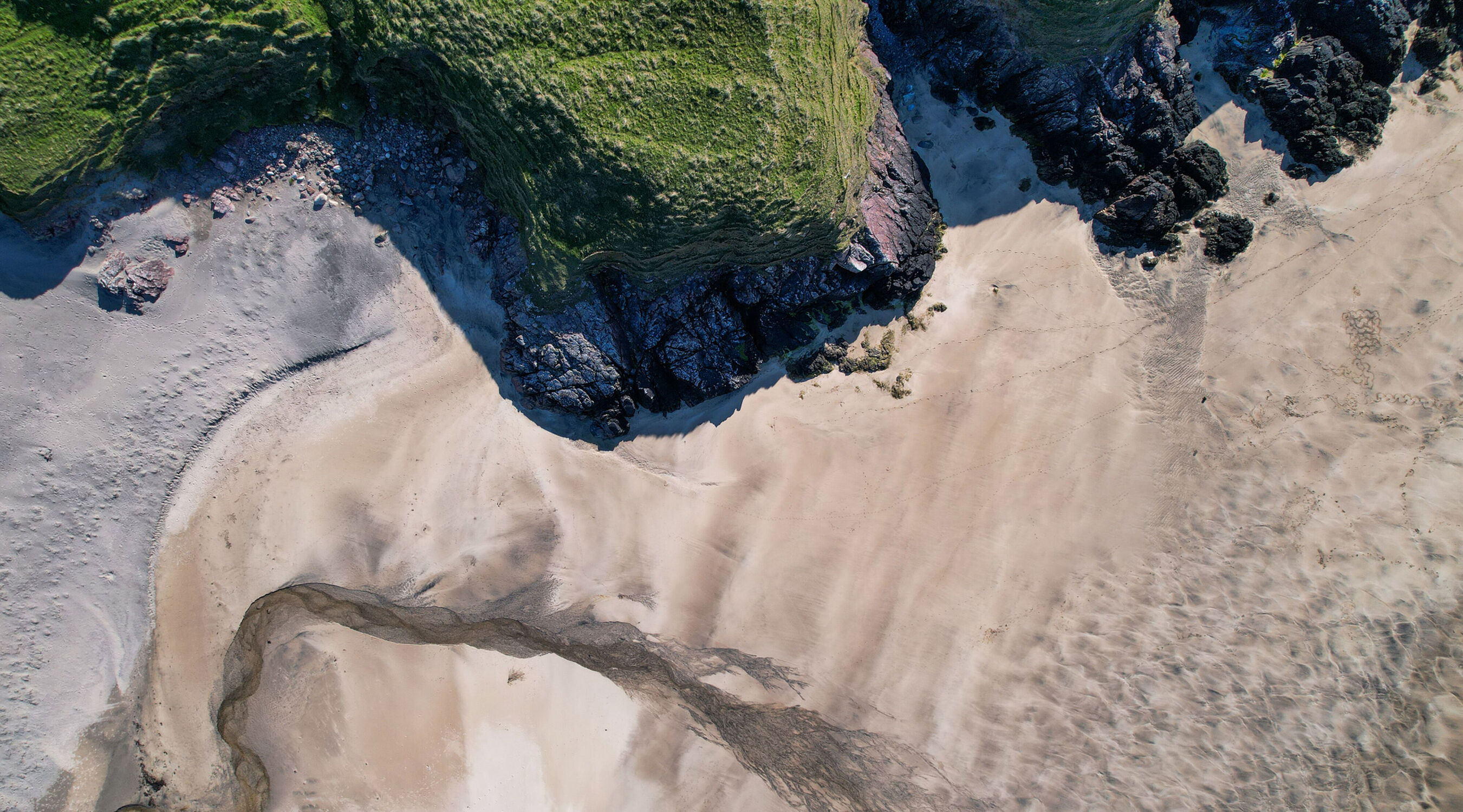 Bild mit Strand, Schottland, Drohnefoto