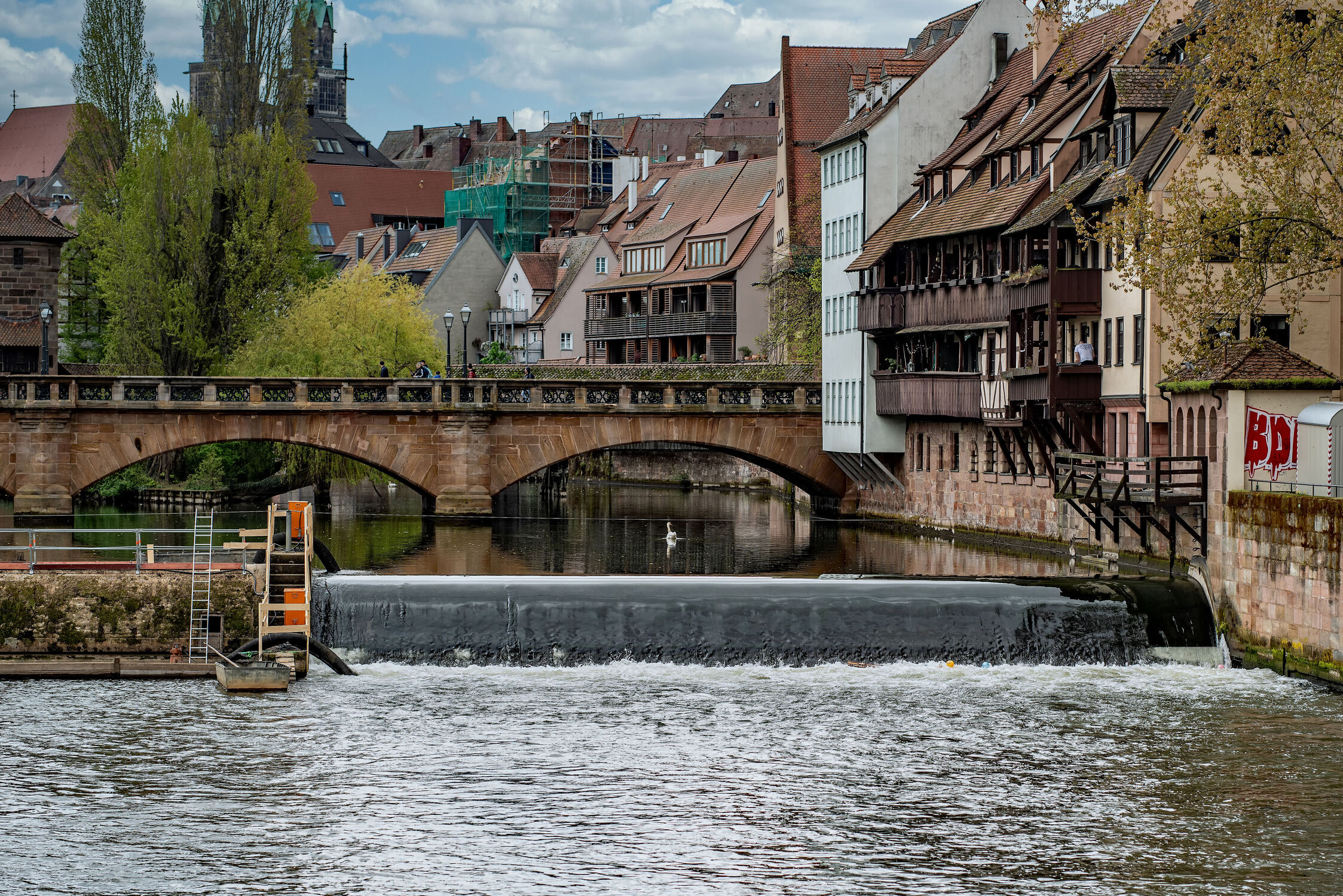 Bild mit Wasser, Jahreszeiten, Frühling, Gebäude, Häuser, Brücke, Fluss, nürnberg, historische Bauten, Pegnitz