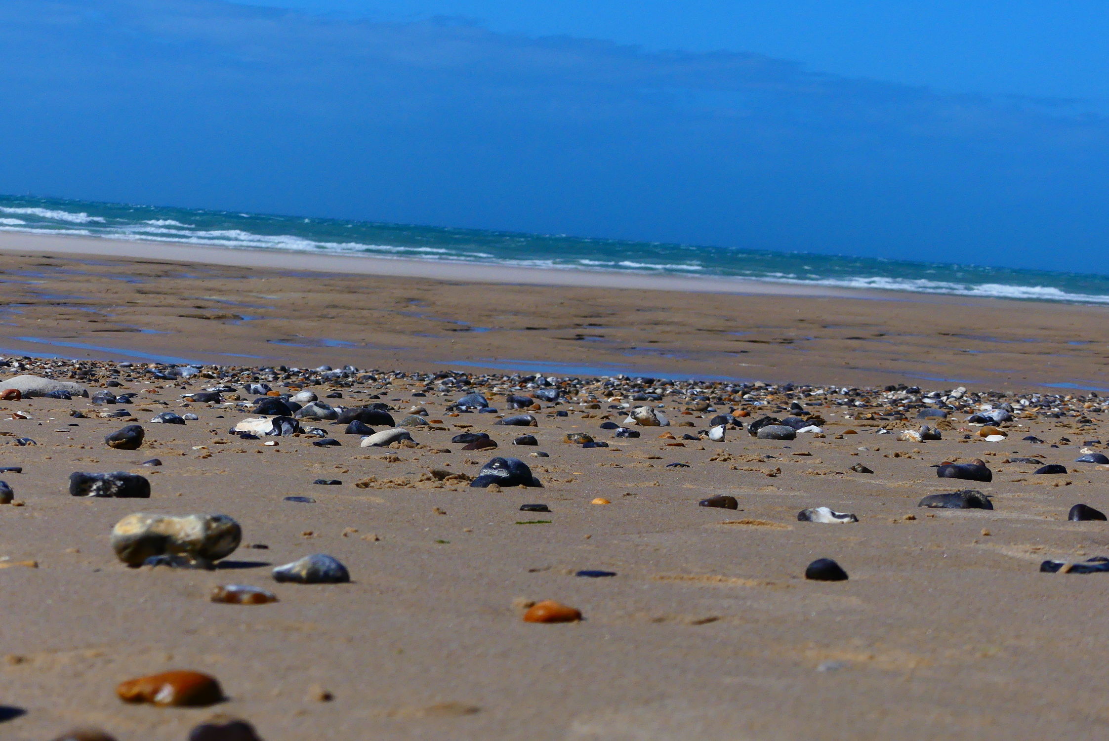 Bild mit Wasser, Sand, Strand, Meer, Steine, Küste