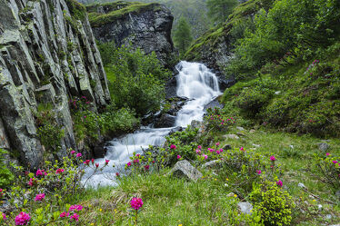 Bild mit Natur, Wasser, Berge, Gewässer, Wasserfälle, Alpenland, Steine, Wasserfall, naturrosen, kanzingbach