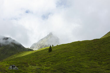 Bild mit Natur, Berge, Alpenland, Alpen Panorama, Panorama, Steine, Wolken am Himmel, Himmel Panorama, Nebelwolken, Nebelwand