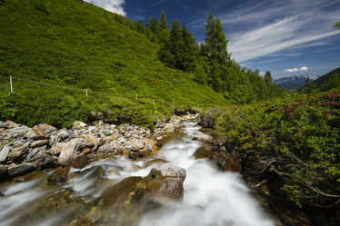 Bild mit Natur, Wasser, Berge, Gewässer, Wasserfälle, Alpenland, Steine, Wasserfall, naturrosen, kanzingbach