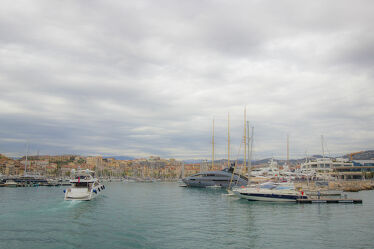 Cannes Yachthafen
