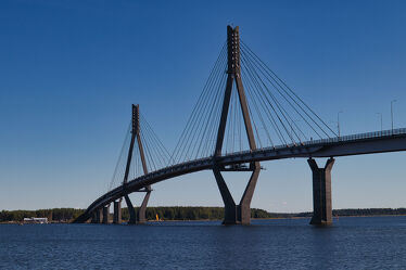 Bild mit Wasser, Himmel, Meere, Inseln, Brücke, hängebrücke, Finnland