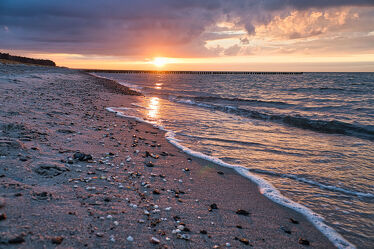 Bild mit Natur, Horizont, Sonnenuntergang, Strand, Ostsee, Meer, Wolke, romantisch, Welle
