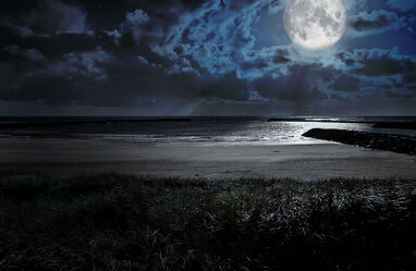 Bild mit Wasser, Himmel, Mond, Strand, Meer, Sterne, Nacht, ozean, Vollmond, Mondlicht