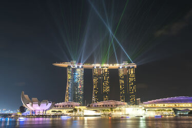 Bild mit asien, Hotel, Lightshow, Singapur, Marina Bay Sands