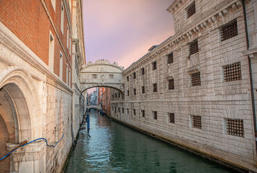 Venedig - Die Seufzerbrücke in mystischem Licht