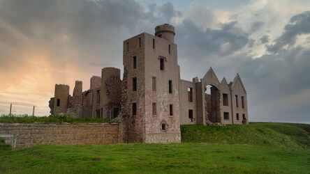 Die neue Burg Slains in Schottland