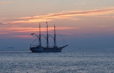 Bild mit Sonnenuntergang, Segelboote, Großsegler, Bremerhaven, Weser, Außenweser