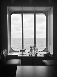 Bild mit Black and White, atlantic ocean, sea, Dinner, ship, seaview