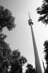 Bild mit Städte, Fernsehturm, Stadt, Stuttgart Fernsehturm, City, turm, schwarz weiß, SW, Stadtleben