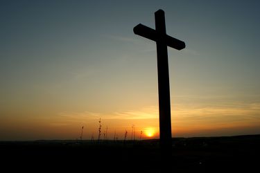 Kreuz im Sonnenuntergang
