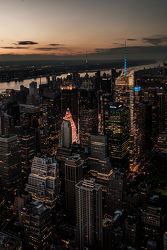 New York: the night awakes - brown