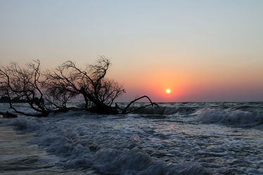 Bild mit Wasser, Wellen, Sonnenuntergang, Sonnenaufgang, Strand, Ostsee, Meer, Nordsee, See, Reisefotografie, ozean