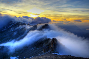 Bild mit Berge, Wolken, Gletscher, Sonnenuntergang, Sonnenaufgang, Nebel, Alpen, Sonnenuntergänge, berg, Gebirge, Nebelwolken, Gipfel