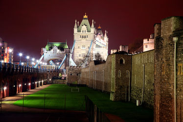 Bild mit Städte, Schloss, London, Burg, Stadt, London Bridge, City of London, City, turm, Castle, Castle bridge, stadt london, schloss london, london schloss, Burgen