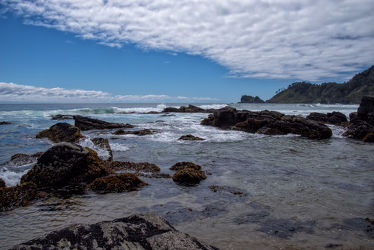 Bild mit Sky, clouds, Beach, Beach, Ocean, Nature, blue, Stones, water, Wind, summer, summer, Tide, plants, Chile, Pazifik, Los Lagos Region, South America, holidays, pacific, flow, waves, surf, coast, shore, eukalyptue, rock, southern Chile, bay, flood, hor