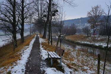 Bild mit Sitzbank, Winterlandschaften, Winteraufnahmen, baumallee, Bäche