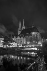 Bild mit Architektur, Kirchen, Kirche, Stadt Görlitz, Görlitz, City, schwarz weiß, Wasserspiegelung